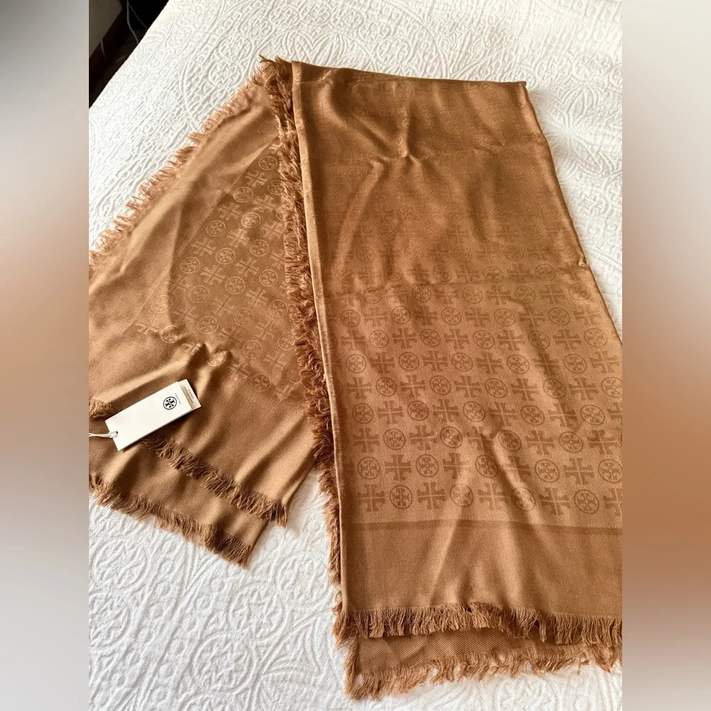 Tory Burch Logo Jacquard Traveler Scarf Color Moose NWT - Picture 2 of 5